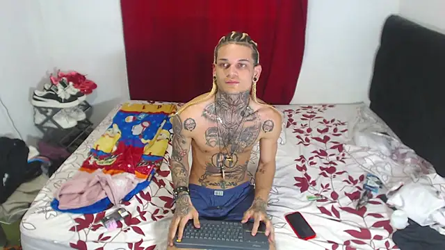 Snapshot of hot_man05 chatting on February 5, 2025, 12:38 pm hot man05 online show from February 5, 2025, 12:38 pm