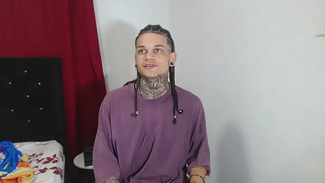 Snapshot of hot_man05 chatting on March 3, 2025, 1:28 am hot man05 online show from March 3, 2025, 1:28 am