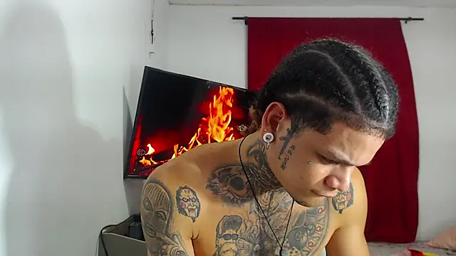 Snapshot of hot_man05 chatting on October 16, 2025, 9:45 pm hot man05 online show from October 16, 2025, 9:45 pm