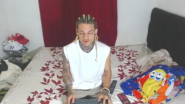 Snapshot of hot_man05 chatting on February 18, 2025, 11:30 pm hot man05 online show from February 18, 2025, 11:30 pm