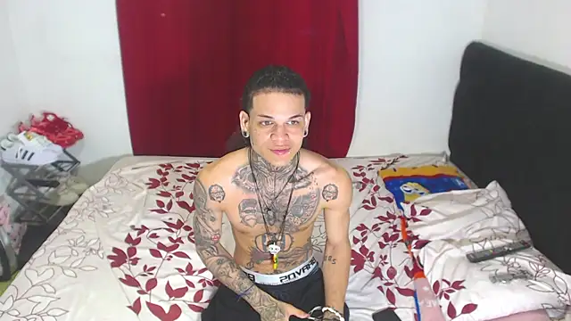 Snapshot of hot_man05 chatting on February 21, 2025, 12:49 am hot man05 online show from February 21, 2025, 12:49 am