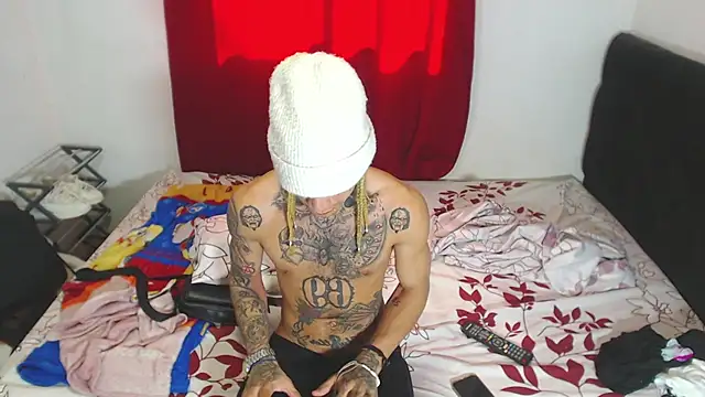 Snapshot of hot_man05 chatting on February 9, 2025, 7:09 pm hot man05 online show from February 9, 2025, 7:09 pm