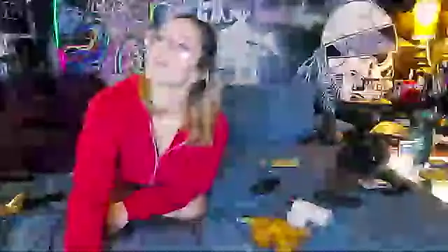 Snapshot of RhyleeRaine chatting on September 29, 2025, 3:35 am RhyleeRaine online show from September 29, 2025, 3:35 am