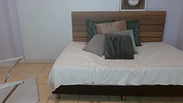 brendathompson  online show from March 15, 2025, 9:41 am