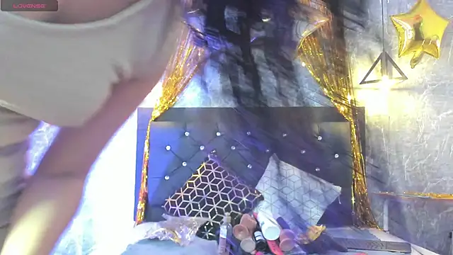 emberhodson online show from October 9, 2025, 11:33 am