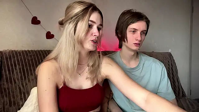 Snapshot of amandatalk chatting on October 8, 2025, 5:53 am amandatalk online show from October 8, 2025, 5:53 am