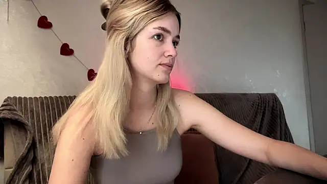 Snapshot of amandatalk chatting on October 12, 2025, 6:04 am amandatalk online show from October 12, 2025, 6:04 am