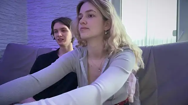 Snapshot of amandatalk chatting on November 7, 2025, 6:51 am amandatalk online show from November 7, 2025, 6:51 am