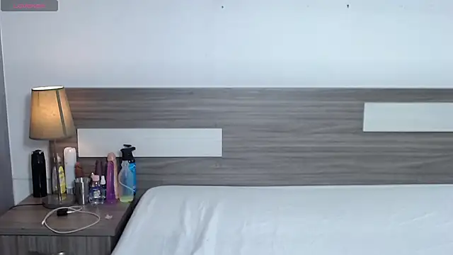 Liiamthompson online show from January 6, 2026, 9:02 am