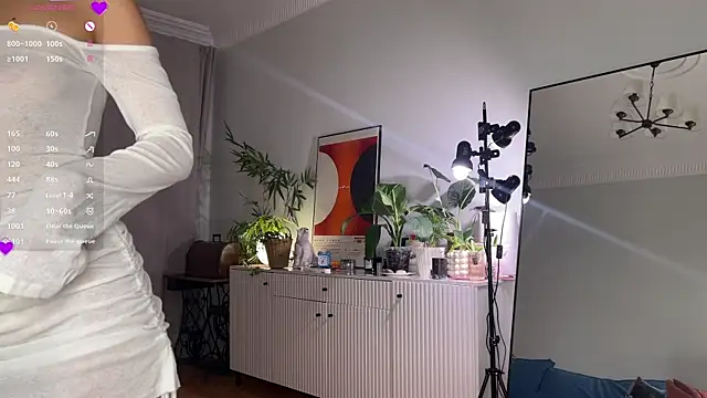 Snapshot of WhiteAnni chatting on October 11, 2025, 4:35 am WhiteAnni online show from October 11, 2025, 4:35 am