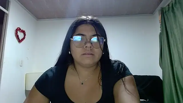 viccky vick online show from October 19, 2025, 3:20 am