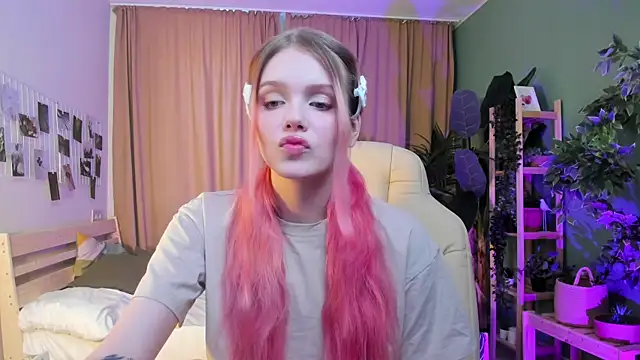 Gretchen Mol online show from January 11, 2026, 7:37 am