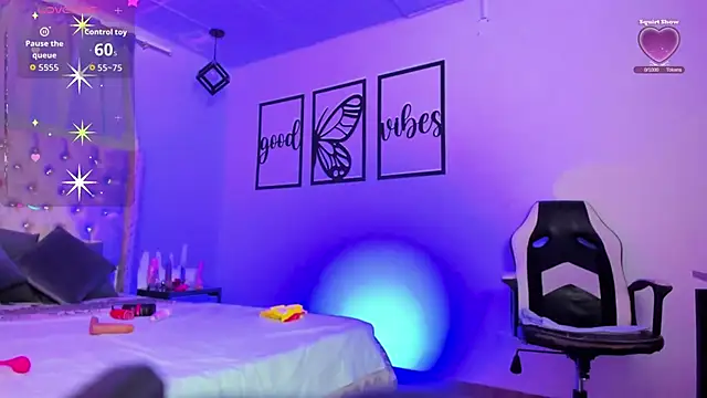 Snapshot of nicolee_millerr chatting on January 7, 2026, 12:43 pm nicolee millerr online show from January 7, 2026, 12:43 pm