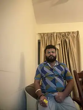 Snapshot of SoloChill chatting on April 27, 2026, 10:30 pm SoloChill online show from April 27, 2026, 10:30 pm