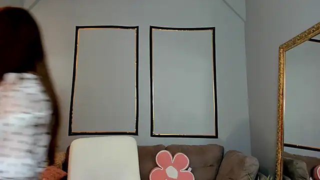 Anya-Ray online show from April 4, 2026, 11:50 am