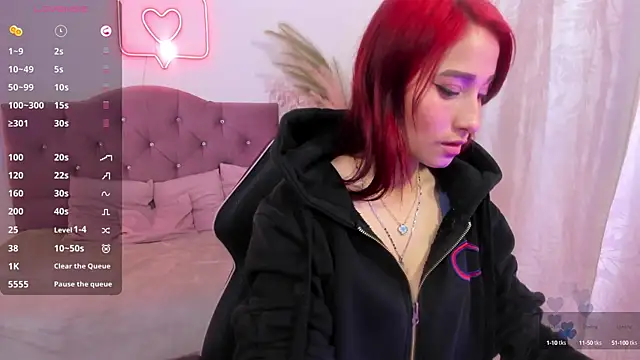 palmerfox tay online show from September 22, 2025, 3:23 am