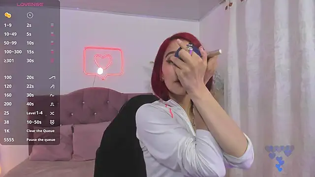 palmerfox tay online show from September 23, 2025, 3:35 am