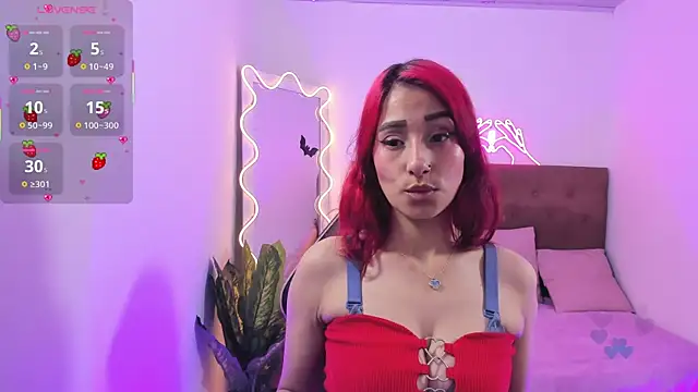 palmerfox tay online show from November 8, 2025, 3:21 am