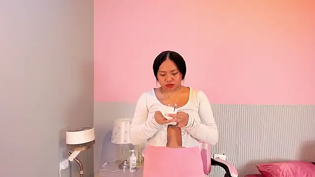 yeikafoxy online show from October 29, 2025, 10:58 am