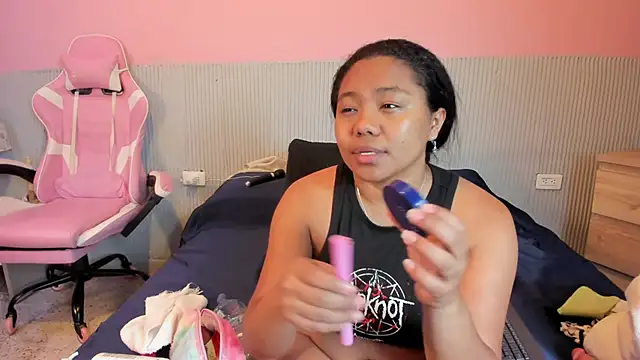 yeikafoxy online show from November 27, 2025, 11:10 am