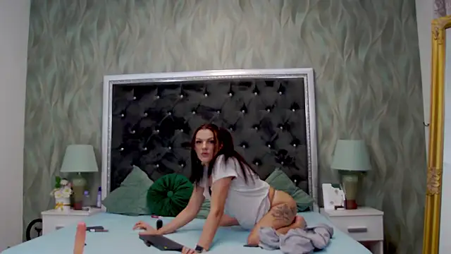 Snapshot of LissaAnn chatting on February 21, 2025, 6:04 pm LissaAnn online show from February 21, 2025, 6:04 pm