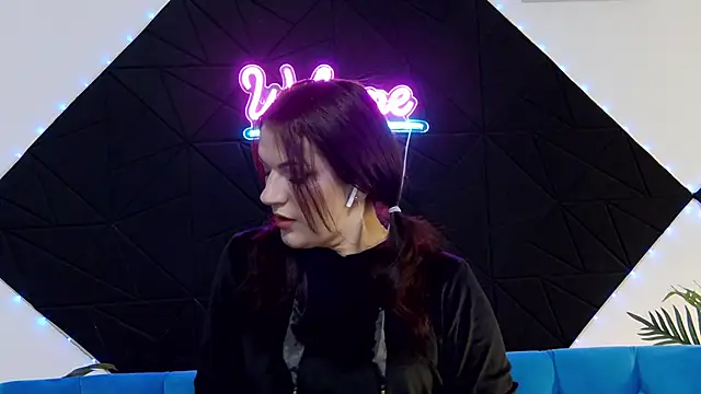 Snapshot of LissaAnn chatting on February 13, 2026, 4:01 am LissaAnn online show from February 13, 2026, 4:01 am