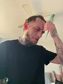 cruz815 online show from April 10, 2026, 10:50 pm