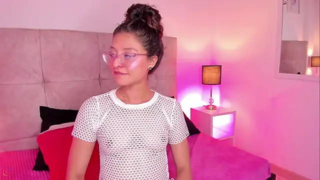 mac-sara online show from March 9, 2025, 1:56 am