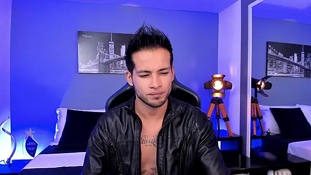 Max Conor1 online show from September 17, 2025, 12:07 pm