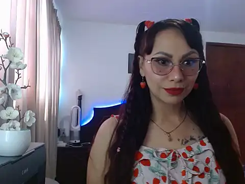 AloLovely  online show from March 25, 2026, 8:30 pm