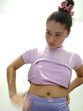 Snapshot of Sophia_Dupontx chatting on November 18, 2025, 5:33 am Sophia Dupontx online show from November 18, 2025, 5:33 am