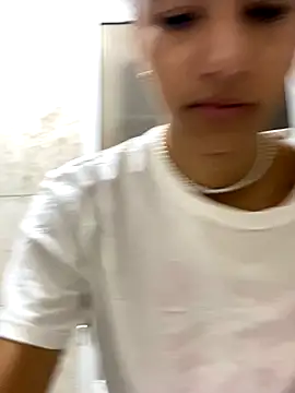 eva roseee online show from September 15, 2025, 4:18 pm