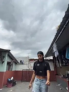 eva roseee online show from April 5, 2026, 2:57 pm