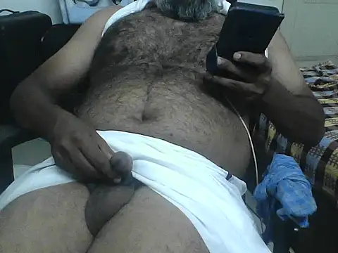 awesomeroc123 online show from February 15, 2026, 5:01 pm