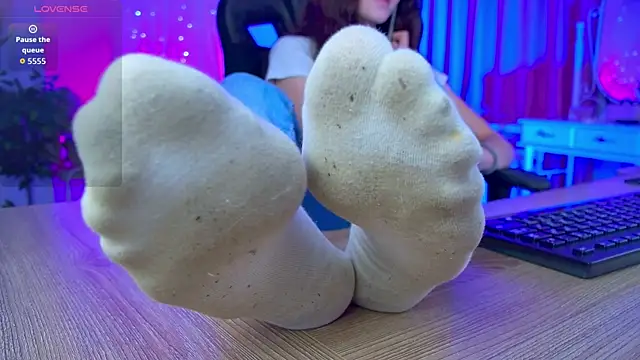 MilaStoyne online show from September 9, 2025, 6:01 am