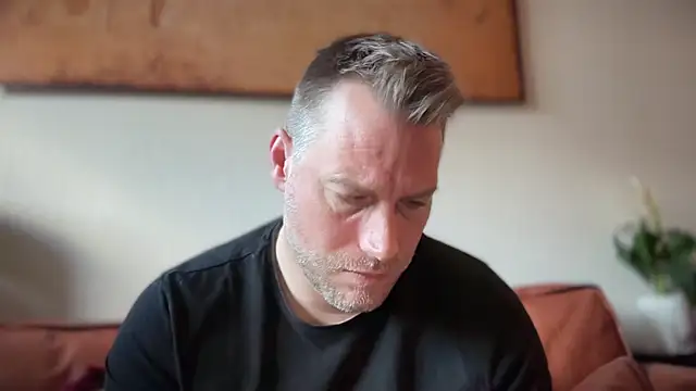 Christian87xxx online show from April 6, 2026, 7:09 am