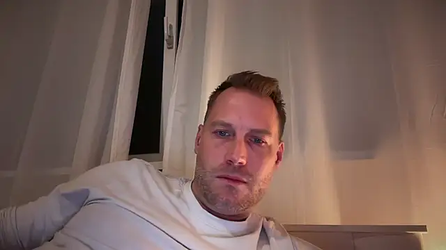 Christian87xxx online show from September 26, 2025, 5:42 pm