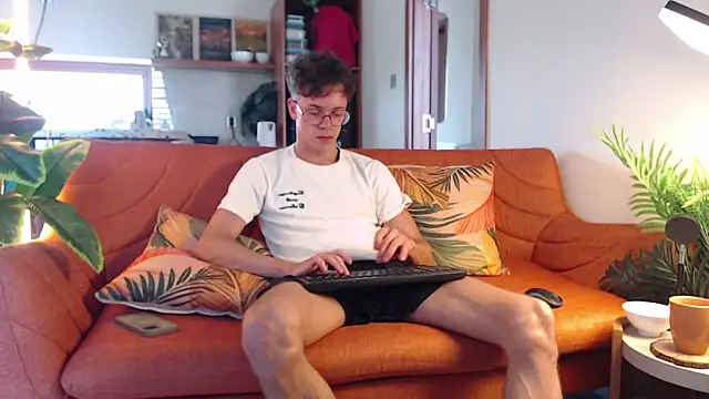 William Henry  online show from April 22, 2026, 5:14 am