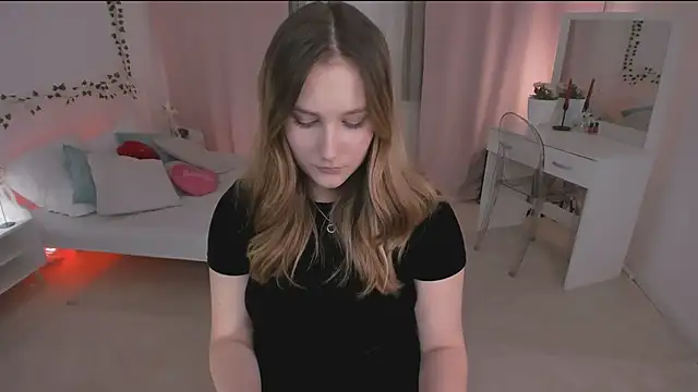 MaryWaddell online show from February 12, 2025, 1:59 pm