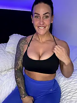 Snapshot of goddess-harper chatting on January 9, 2026, 8:27 pm goddess-harper online show from January 9, 2026, 8:27 pm