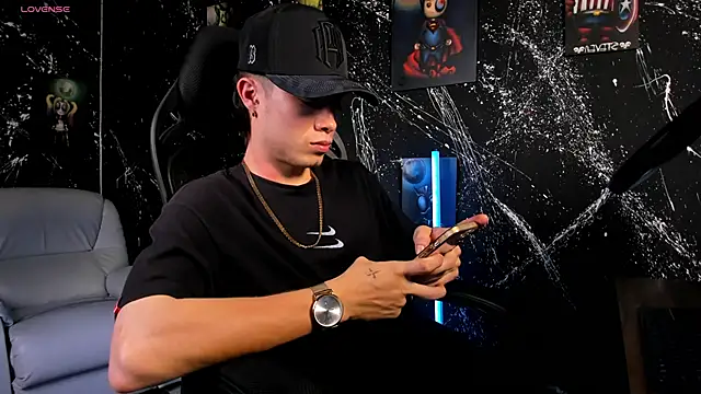 marcuscollins1  online show from February 26, 2025, 7:53 pm