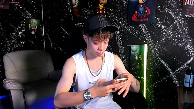 marcuscollins1  online show from February 26, 2025, 1:32 pm