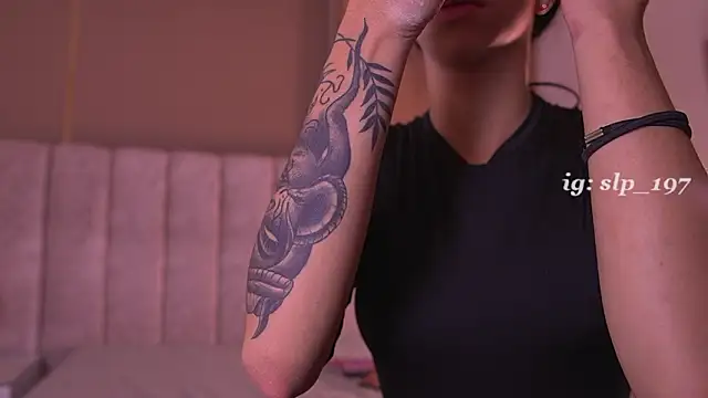 sara lopee1 online show from February 15, 2026, 11:53 am