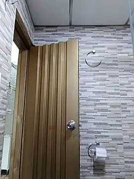 Niick01  online show from April 16, 2026, 12:39 pm