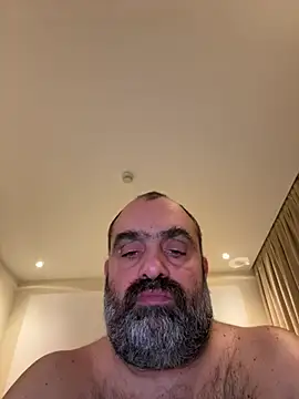 fuocovivo4 online show from March 4, 2025, 9:11 pm