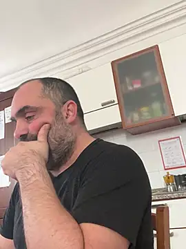 fuocovivo4 online show from February 16, 2025, 9:15 am