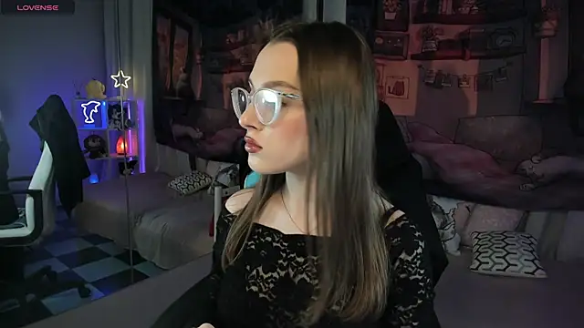 kaisajenner online show from March 4, 2025, 3:48 pm