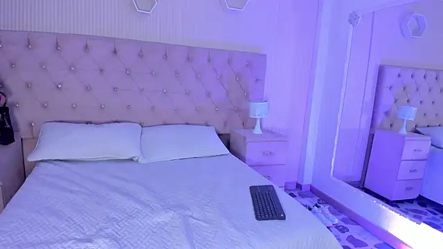 allicemackenzie online show from September 10, 2025, 9:52 am