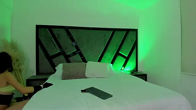 allicemackenzie online show from October 2, 2025, 9:01 am