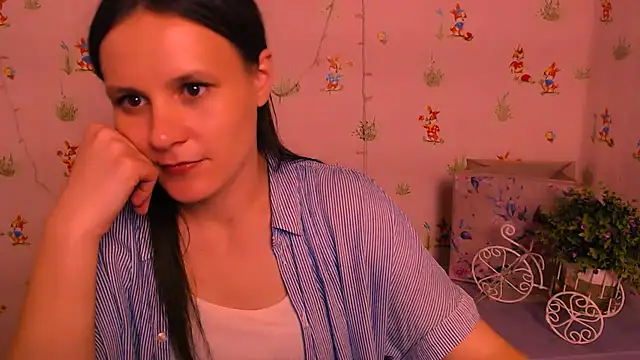 ValeriaHeart  online show from February 6, 2025, 2:04 pm